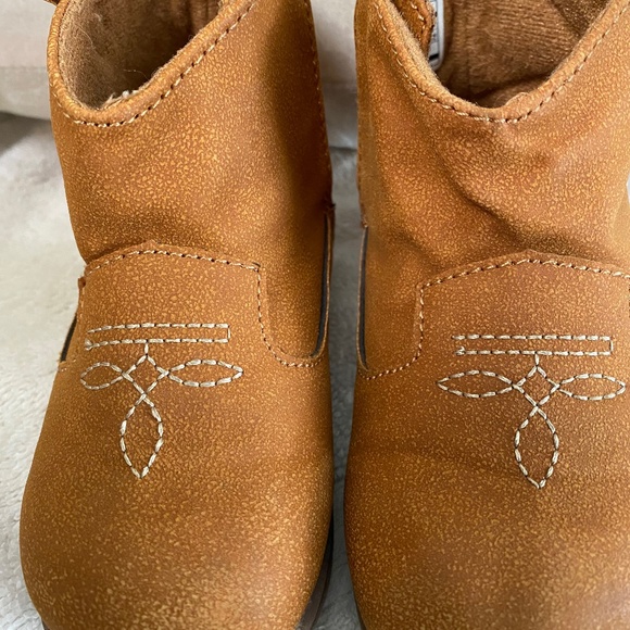 Carter’s Baby Western Style Embroidered Floral Walking Boots - Picture 4 of 16